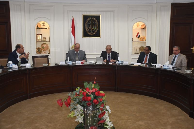 وزير الإسكان ومحافظ القاهرة يتابعان تسكين مشروع تطوير «روضة السيدة»