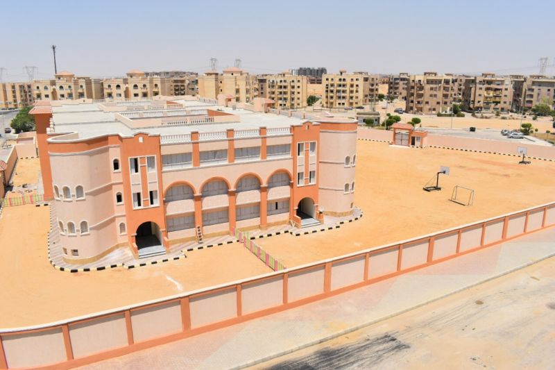 بالصور| «الأبنية التعليمية» تتسلم مدرستين متعددتي المراحل بمدينة الشروق