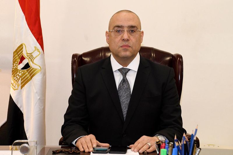وزير الإسكان يقدم كشف حساب عن المشروعات في بورسعيد وشمال سيناء
