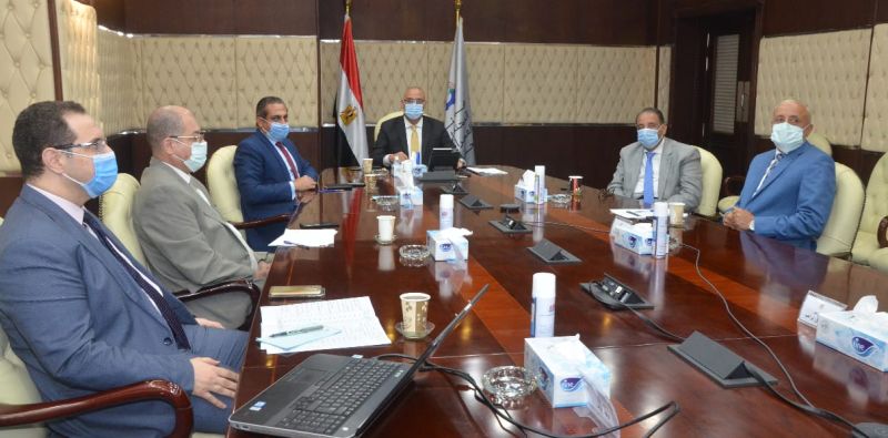 «سكن كل المصريين».. وزير الإسكان يجتمع بقيادات الوزارة لبدء تنفيذ المشروع الجديد