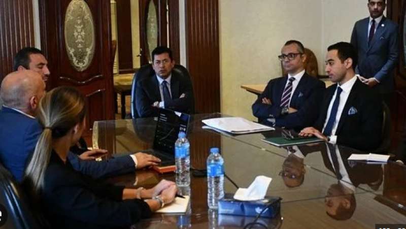 وزير الرياضة يبحث مع إحدى الشركات الألمانية آليات اكتشاف المواهب في مصر