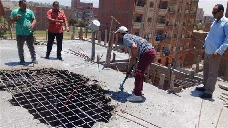 إزالة مخالفات بناء والتحفظ على المعدات بمدينة بدر