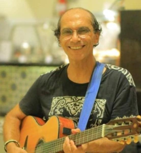 نقابة الموسيقيين تنعى عازف الجيتار ياسر الدلجاوي عضو فرقة محمد منير
