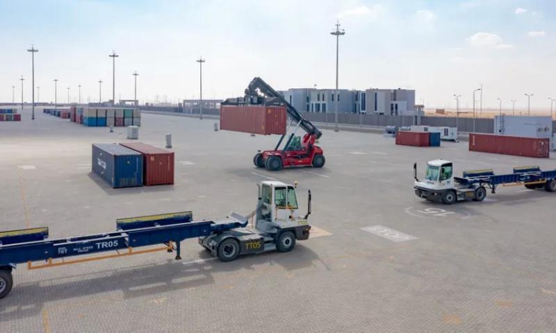 المواني البرية والجافة: ميناء أكتوبر له دورا مهما في تسهيل حركة الصادرات والواردات
