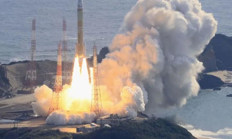 اليابان تنجح في إطلاق الصاروخ  إتش3» إلى الفضاء