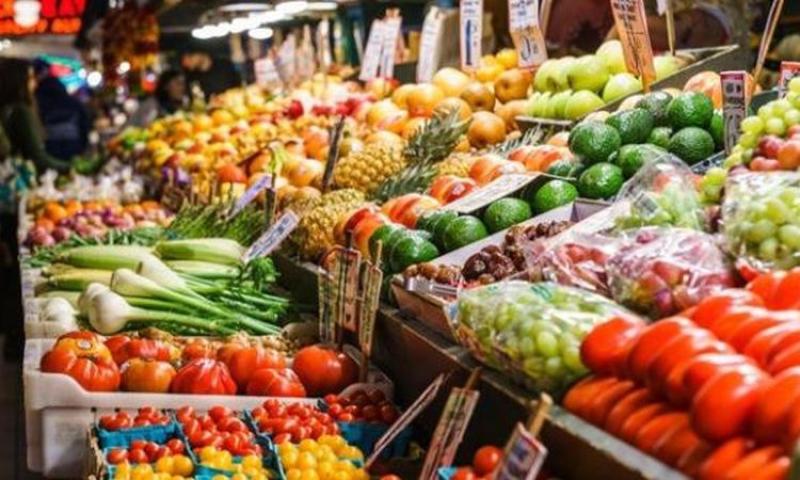 استقرار أسعار الخضراوات والفاكهة اليوم الخميس.. الطماطم بـ 5.5 جنيه