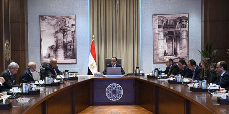 رئيس الوزراء يبحث مع مسئولي شركة ”المنصور للسيارات” فرص تصنيع طرازات ومنتجات جديدة في مصر