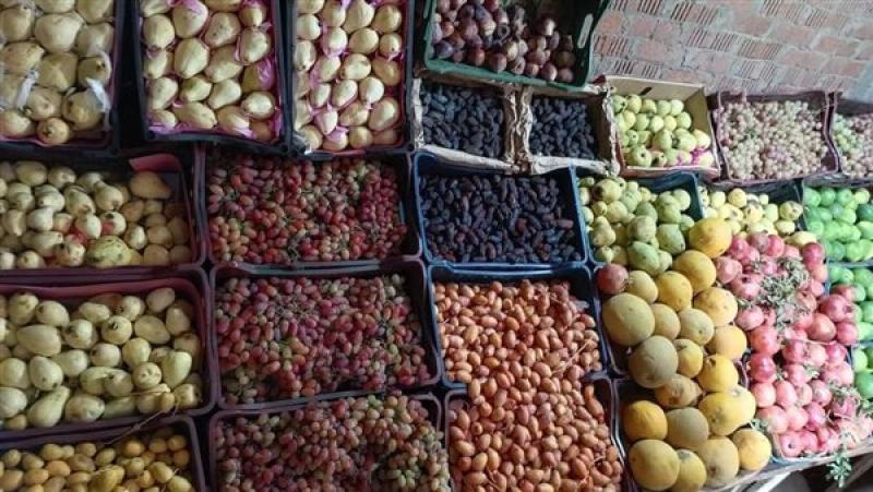 أسعار الفاكهة اليوم، العنب يسجل 120 جنيها في سوق العبور