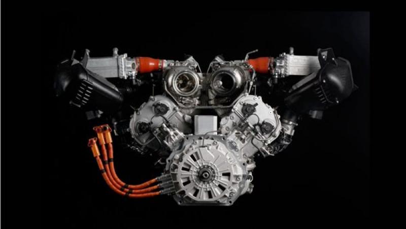 لامبورجيني تكشف عن محرك هجين جديد V8