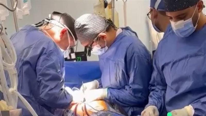 جراحة القلب والصدر بجامعة القناة يُنقذ حياة مريض بعملية جراحية دقيقة