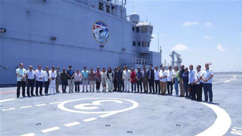 القوات البحرية تستقبل وفدا من نقابة الصحفيين بالإسكندرية