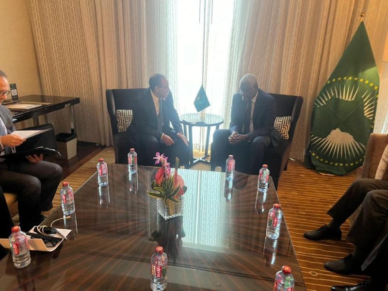 وزير الخارجية يلتقي مع رئيس مفوضية الاتحاد الأفريقي